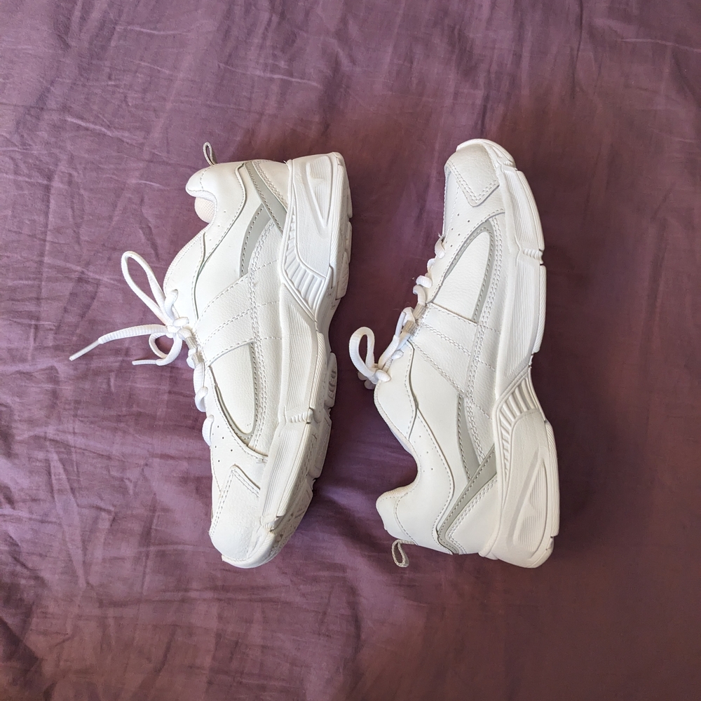 Dr. Scholl's White and Gray Sneakers